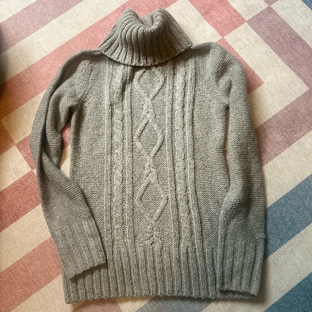 Columbia Gray Knit Sweater